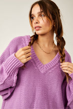 Load image into Gallery viewer, Free People Size X- Small Lavender Sweater- Ladies

