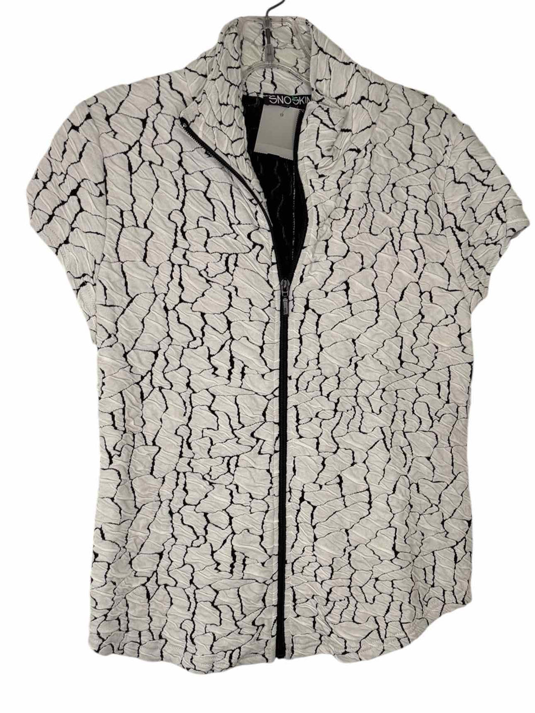 Sno Skins Size Small White Print Pre-Owned Top- Ladies