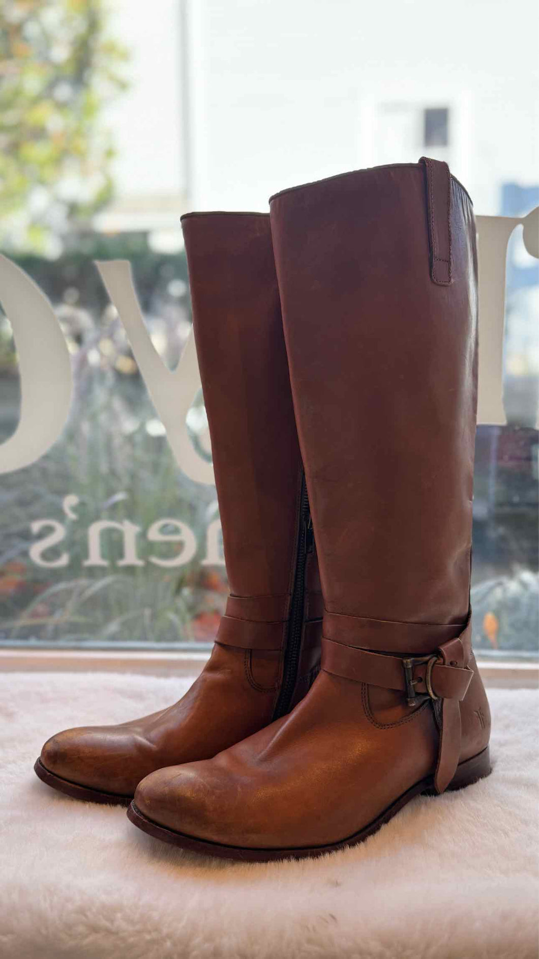 Frye Size 9 Tan Pre-Owned Boots- Ladies