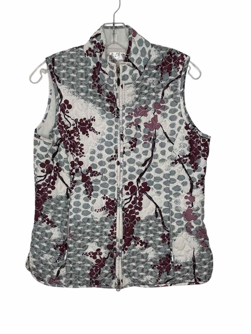 Title Nine Size Medium White Print Pre-Owned Vest- Ladies