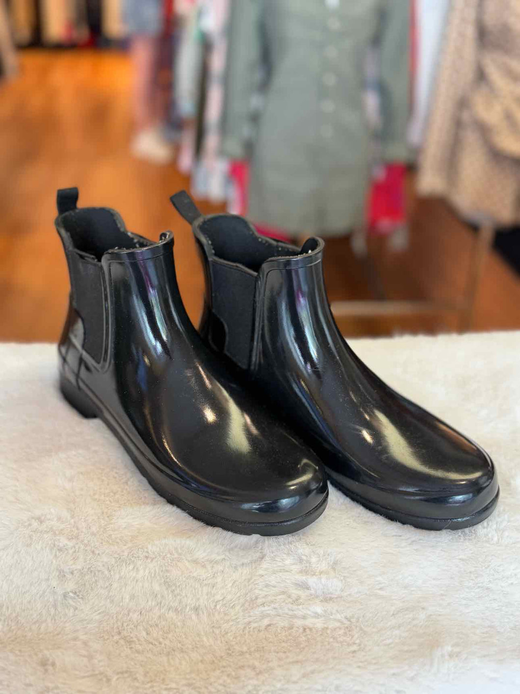 Hunter Size 8 Black Pre-Owned Boots- Ladies
