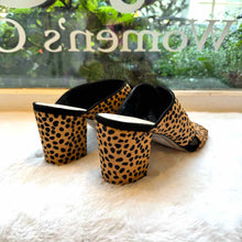 Load image into Gallery viewer, Sole Society Size 12 Animal Print Pre-Owned Sandal Shoes- Ladies

