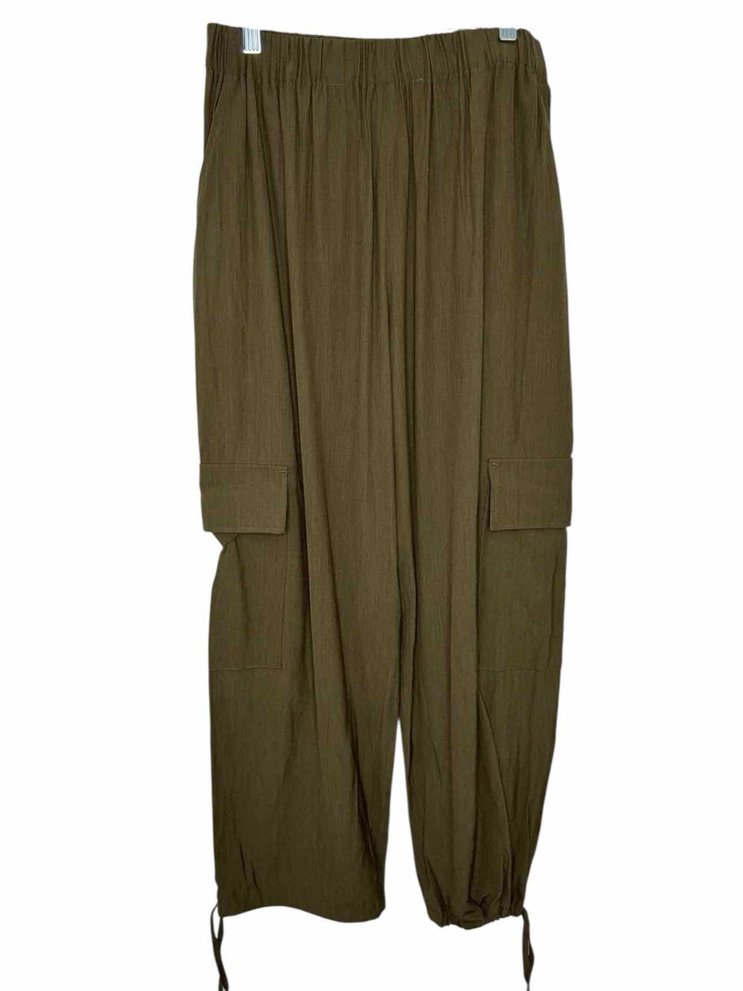 Size 8 Olive Pre-Owned Pants- Ladies