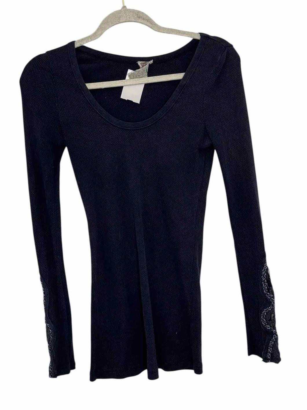 Free People Size Medium Blue Pre-Owned Top- Ladies