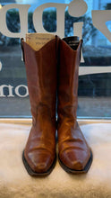 Load image into Gallery viewer, Ecco Size 37 Brown Pre-Owned Boots- Ladies
