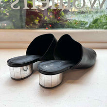 Load image into Gallery viewer, Ferragamo Size 9 Black Sandal Pre-Owned Shoes- Ladies
