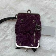 Load image into Gallery viewer, Marc Jacobs Purple Clutch/Wristlet Pre-Owned Purse- Ladies
