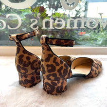 Load image into Gallery viewer, Cabi Size 9 Animal Print Heels Pre-Owned Shoes- Ladies
