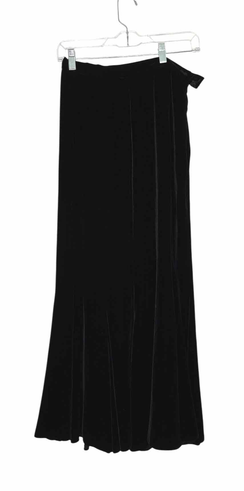 Zelda Size 8 Black Pre-Owned Skirt- Ladies