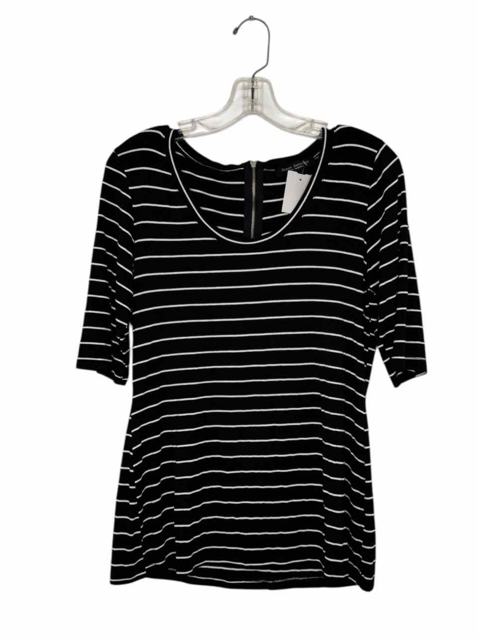 Green Envelope Size Large Black Stripe Pre-Owned T-Shirt- Ladies