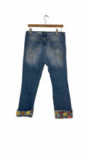 Load image into Gallery viewer, Driftwood Size 31 Blue Pre-Owned Jeans- Ladies
