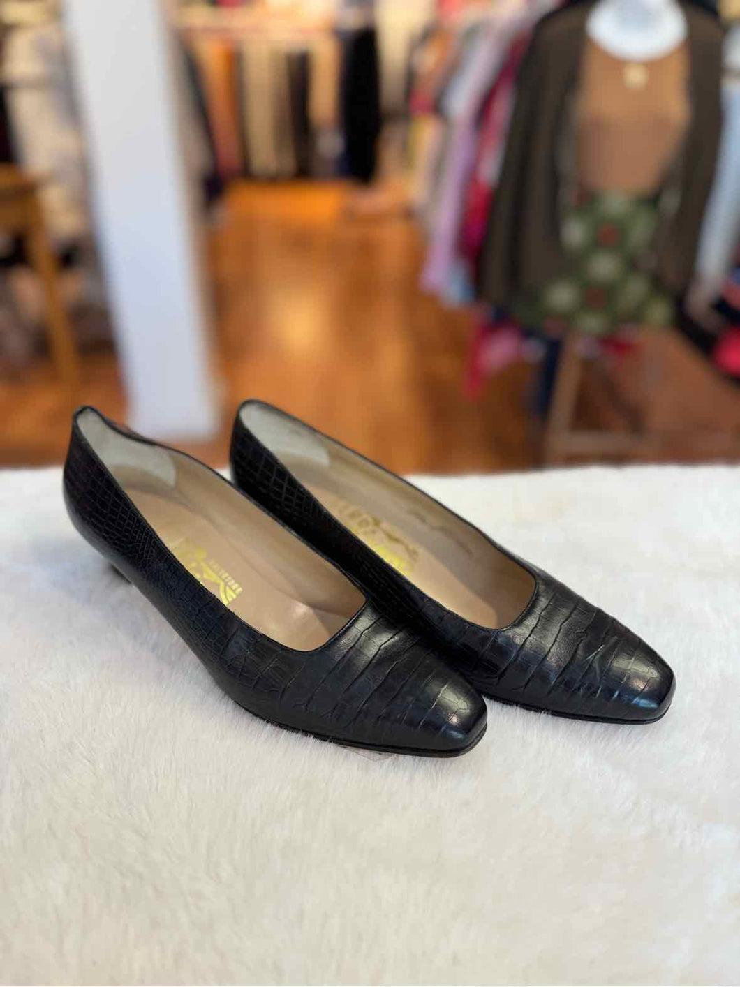 Ferragamo Size 7 Black Heels Pre-Owned Shoes- Ladies