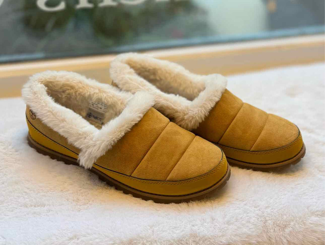 Timberland Size 8.5 Tan Slipper Pre-Owned Shoes- Ladies