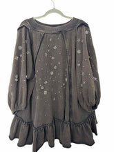 Load image into Gallery viewer, Free People Size XS Black Pre-Owned Sweatshirt- Ladies
