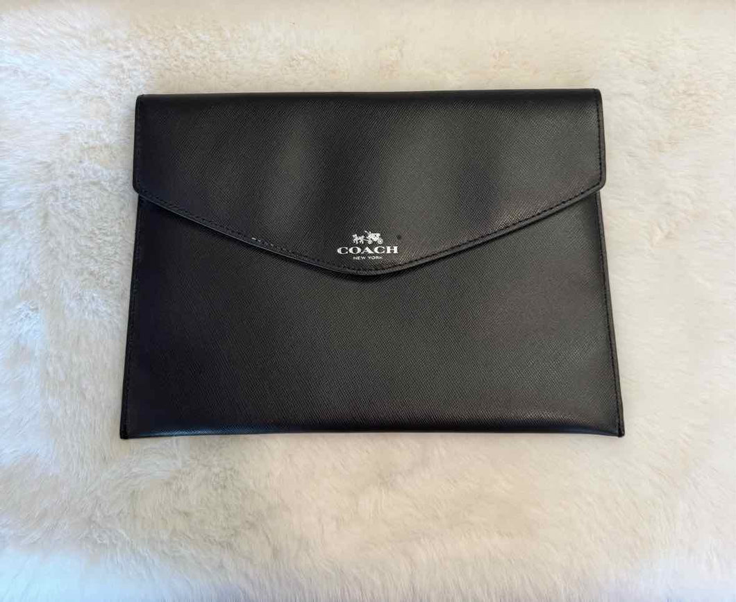 Coach Size Small Black Pre-Owned Purse- Ladies