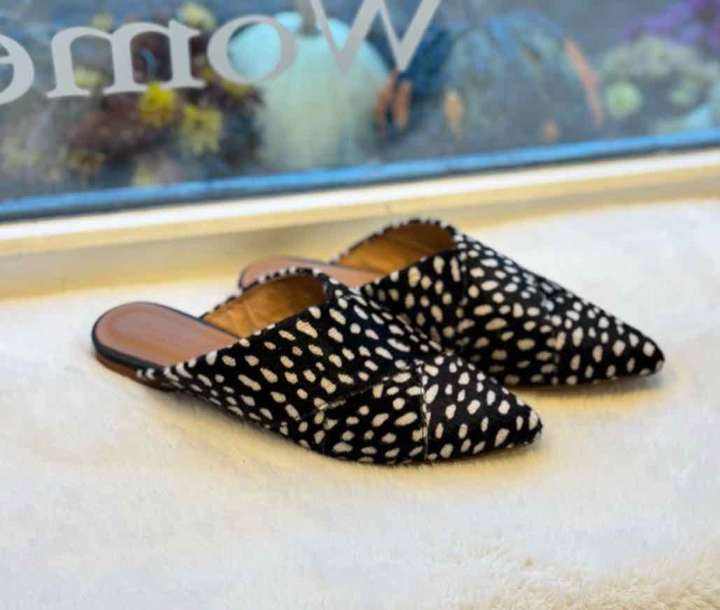 Garnet Hill Size 38 Animal Print Flats Pre-Owned Shoes- Ladies