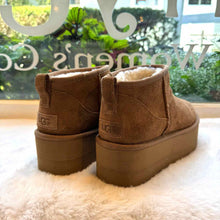 Load image into Gallery viewer, Ugg Size 9 Tan Pre-Owned Boots- Ladies
