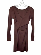 Load image into Gallery viewer, Lululemon Size 4 Mauve Pre-Owned Dress- Ladies
