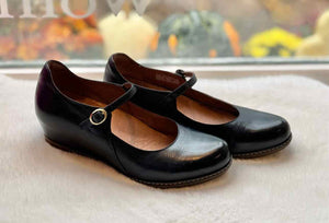 Dansko Size 38 Navy Wedge Pre-Owned Shoes- Ladies