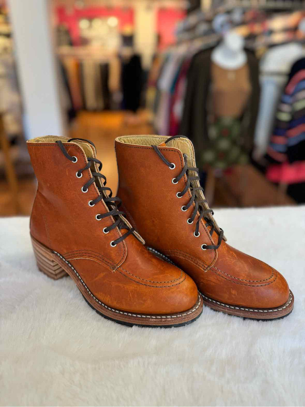 Red Wing Shoes Size 7 Chestnut Pre-Owned Boots- Ladies
