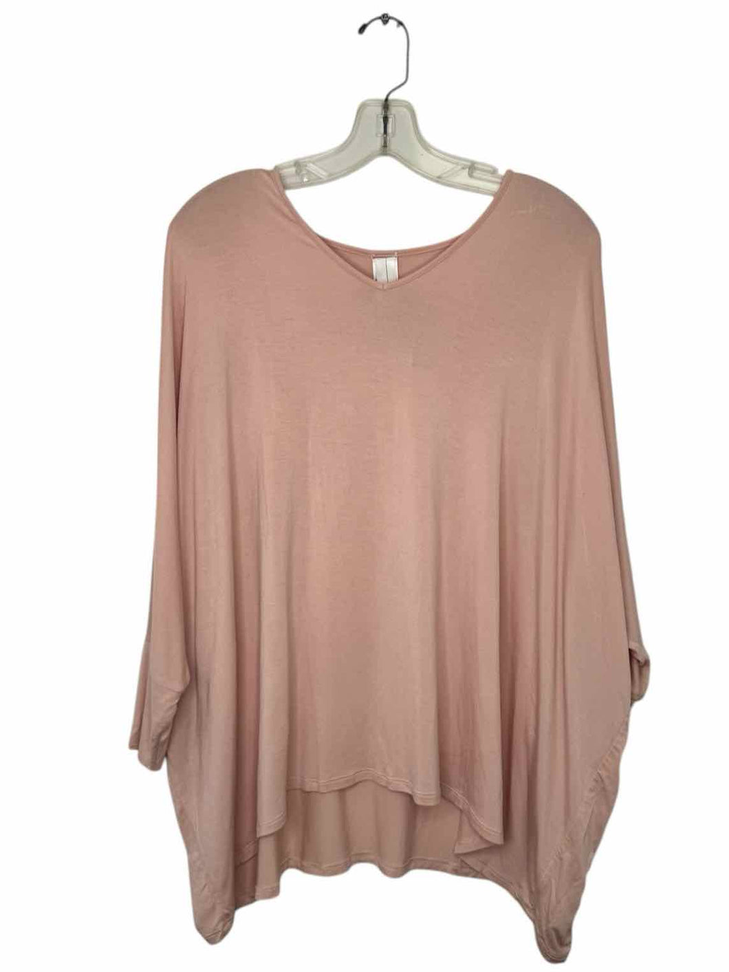 Wynne Layers Size Small Peach Pre-Owned Top- Ladies