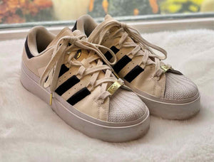 Adidas Size 7 Cream Sneaker Pre-Owned Shoes- Ladies