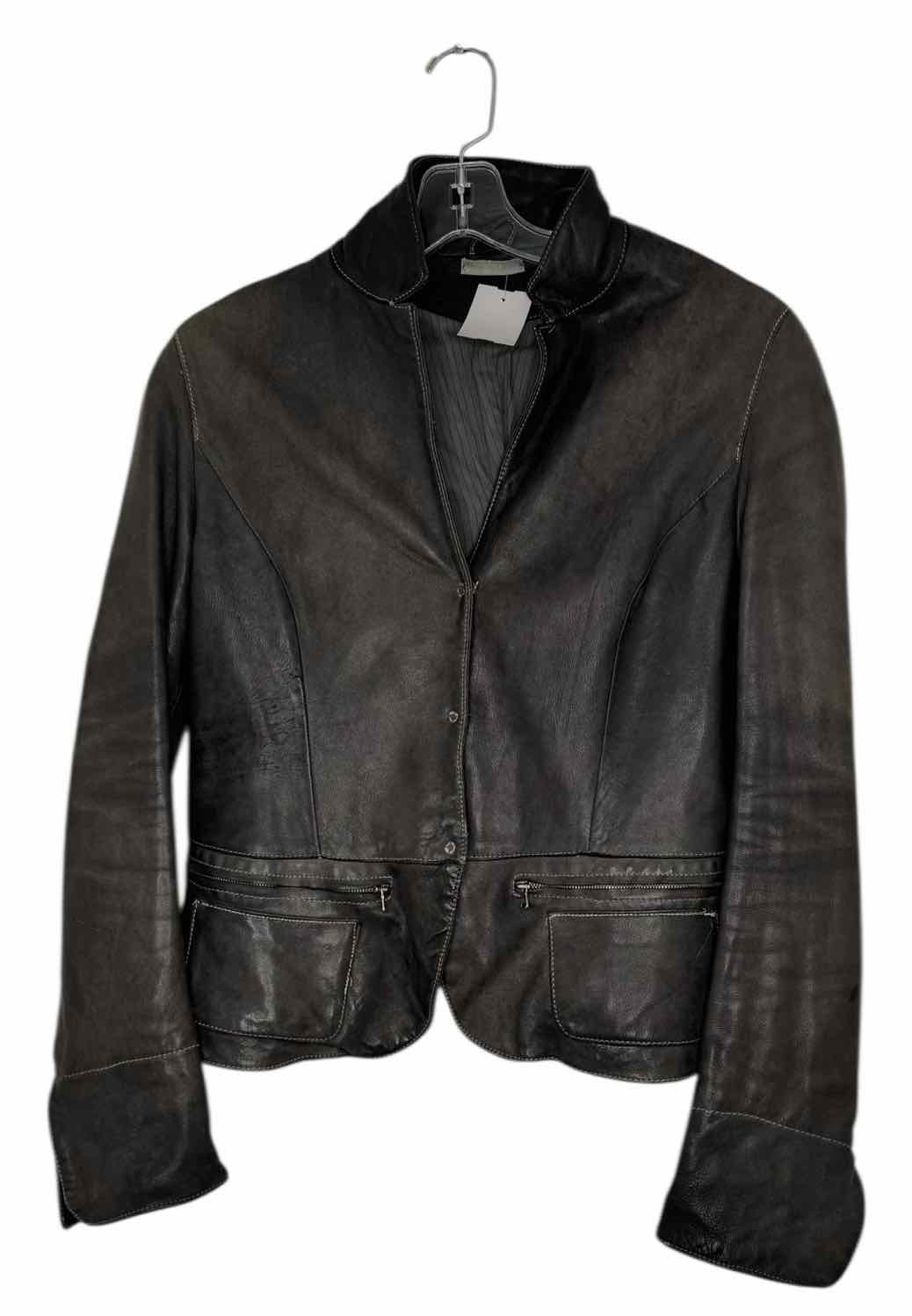 Blur Size 8 Grey Pre-Owned Jacket- Ladies