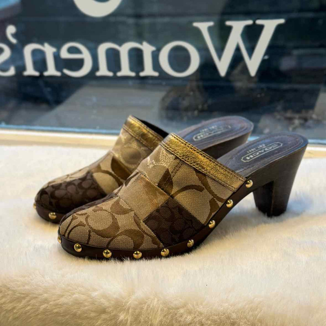 Coach Size 9.5 Tan Print Clog Pre-Owned Shoes- Ladies