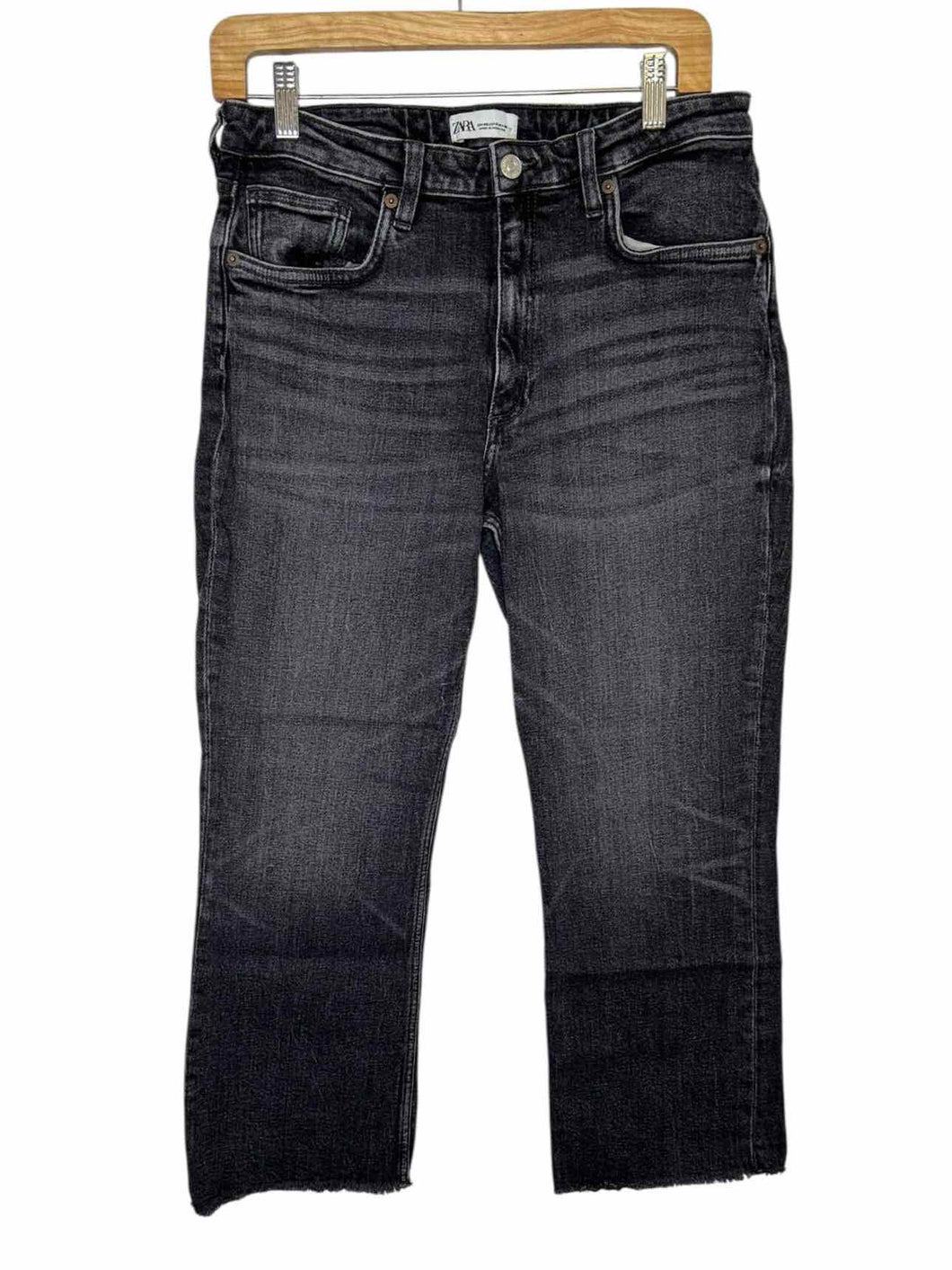 Zara Size 8 Black Denim Pre-Owned Jeans- Ladies