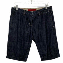 Load image into Gallery viewer, Levis Size 6 Denim Pre-Owned Shorts- Ladies
