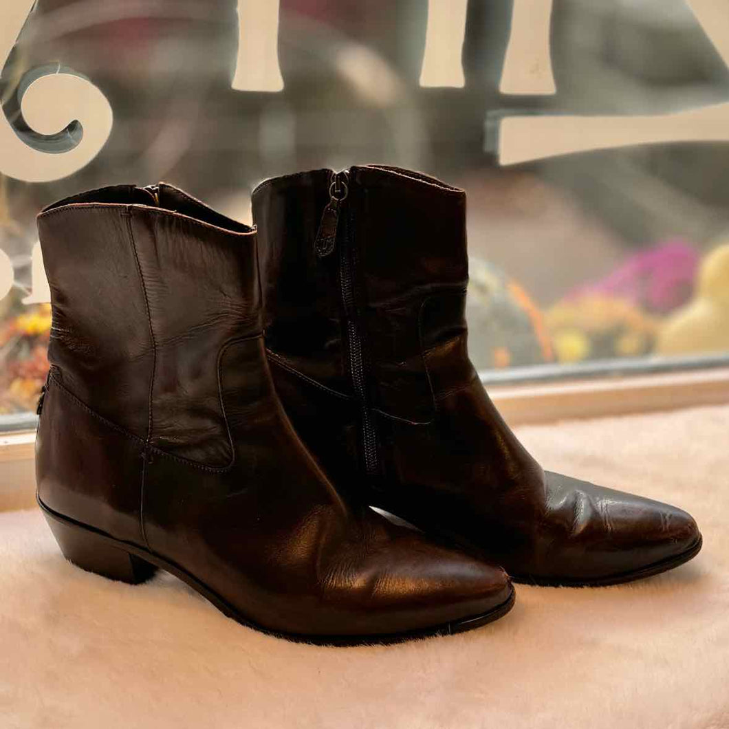 Frye Size 10 Brown Pre-Owned Boots- Ladies