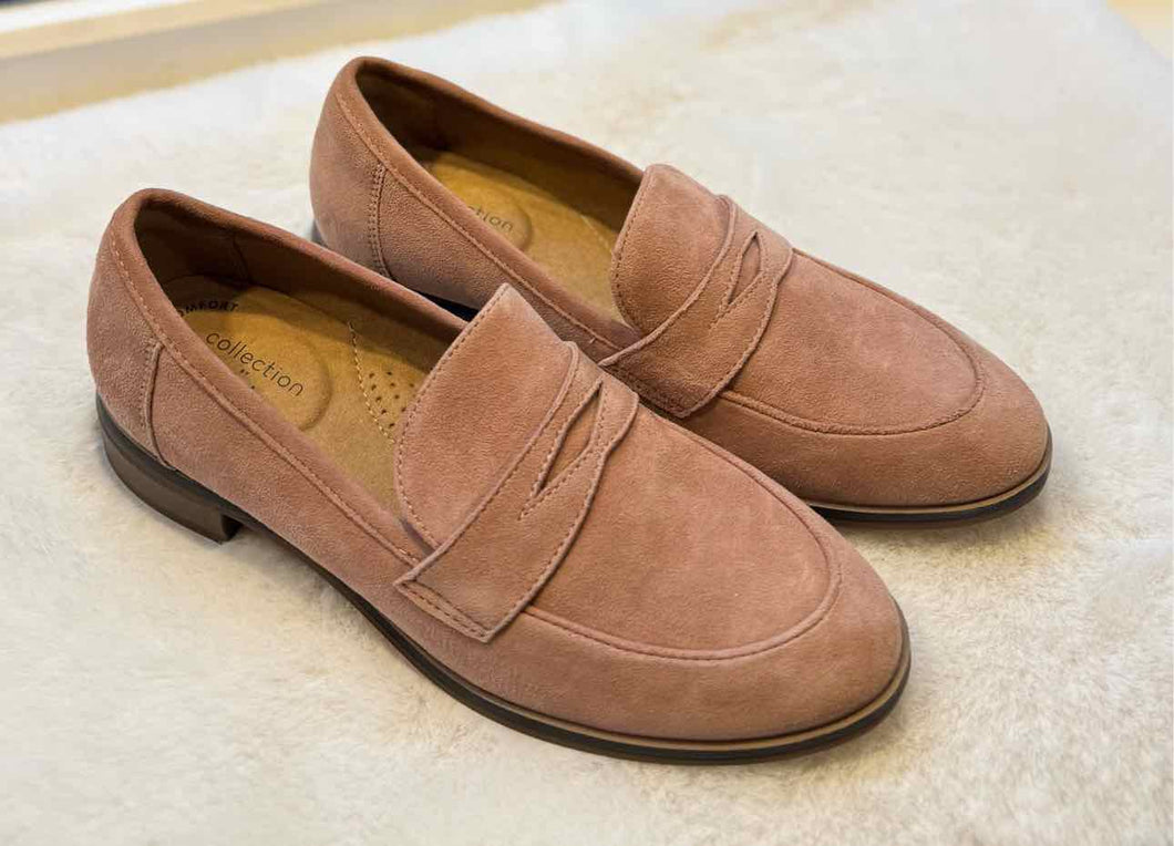 Clarks Size 6.5 Pink Loafer Pre-Owned Shoes- Ladies