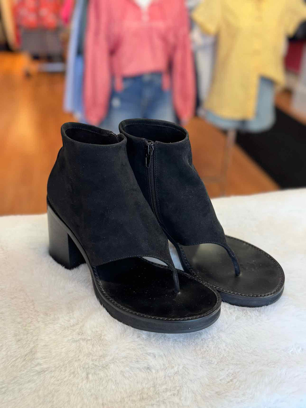 Jeffrey Campbell Size 8 Black Pre-Owned Dress- Ladies