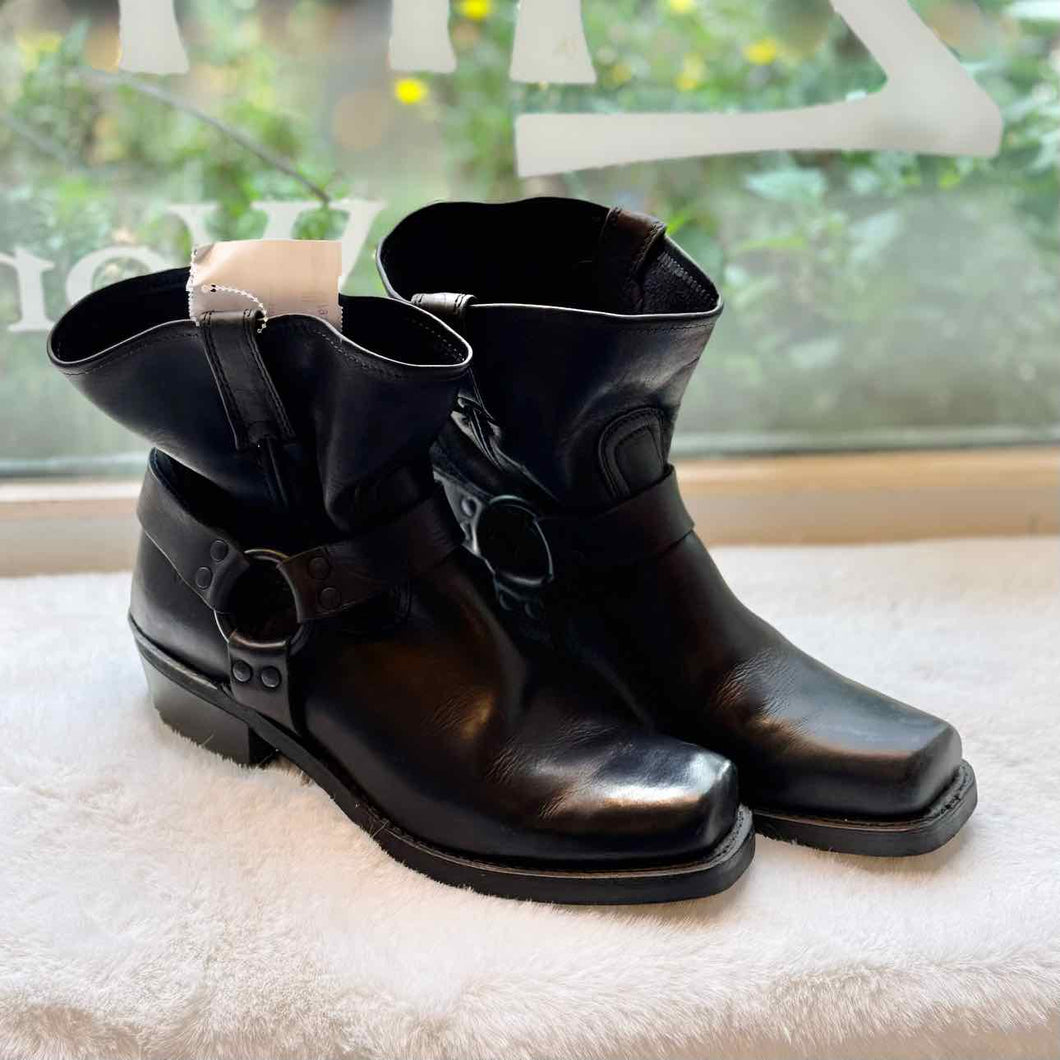 Frye Size 11 Black Pre-Owned Boots- Ladies
