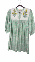 Load image into Gallery viewer, Size Small Green Floral Pre-Owned Dress- Ladies
