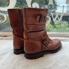Load image into Gallery viewer, Frye Size 6 Brown Pre-Owned Boots- Ladies
