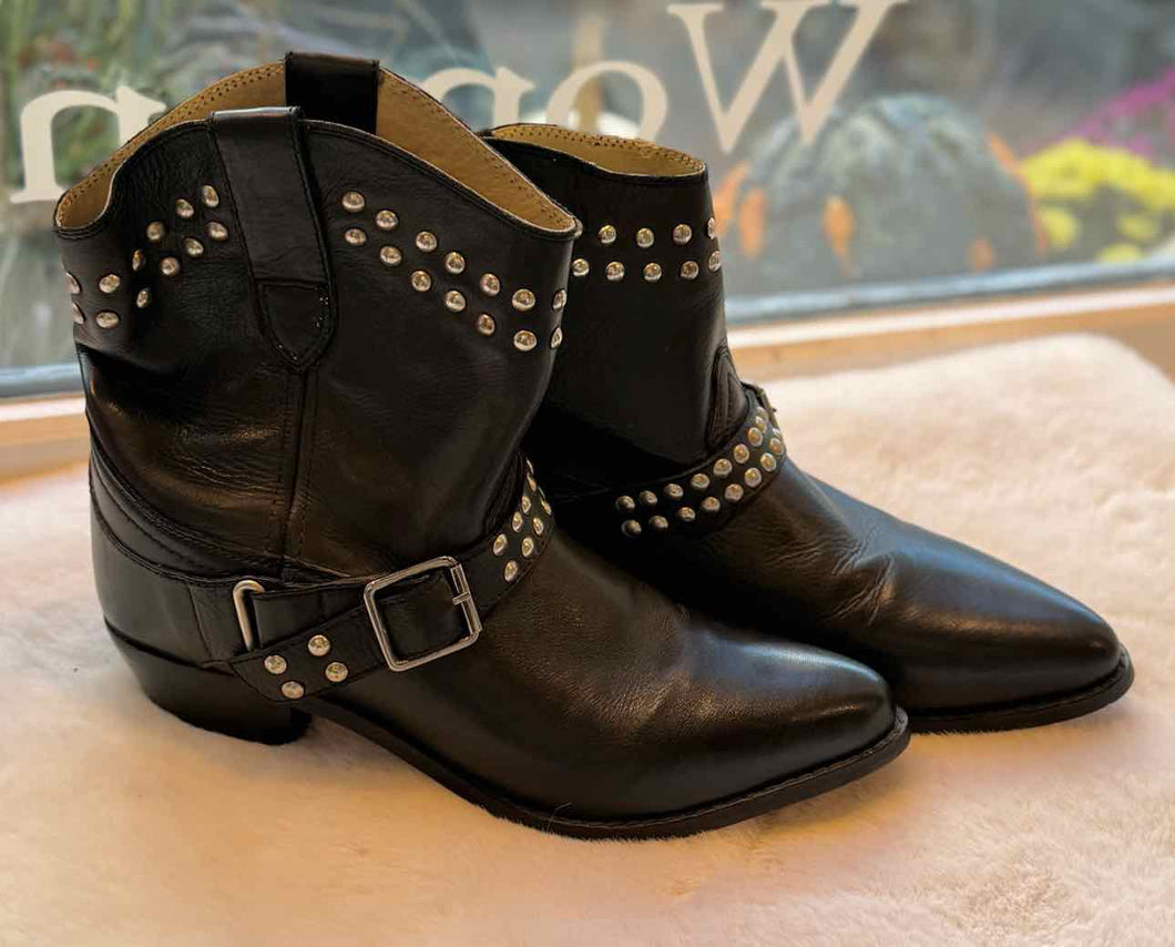 Size 8 Black Pre-Owned Boots- Ladies