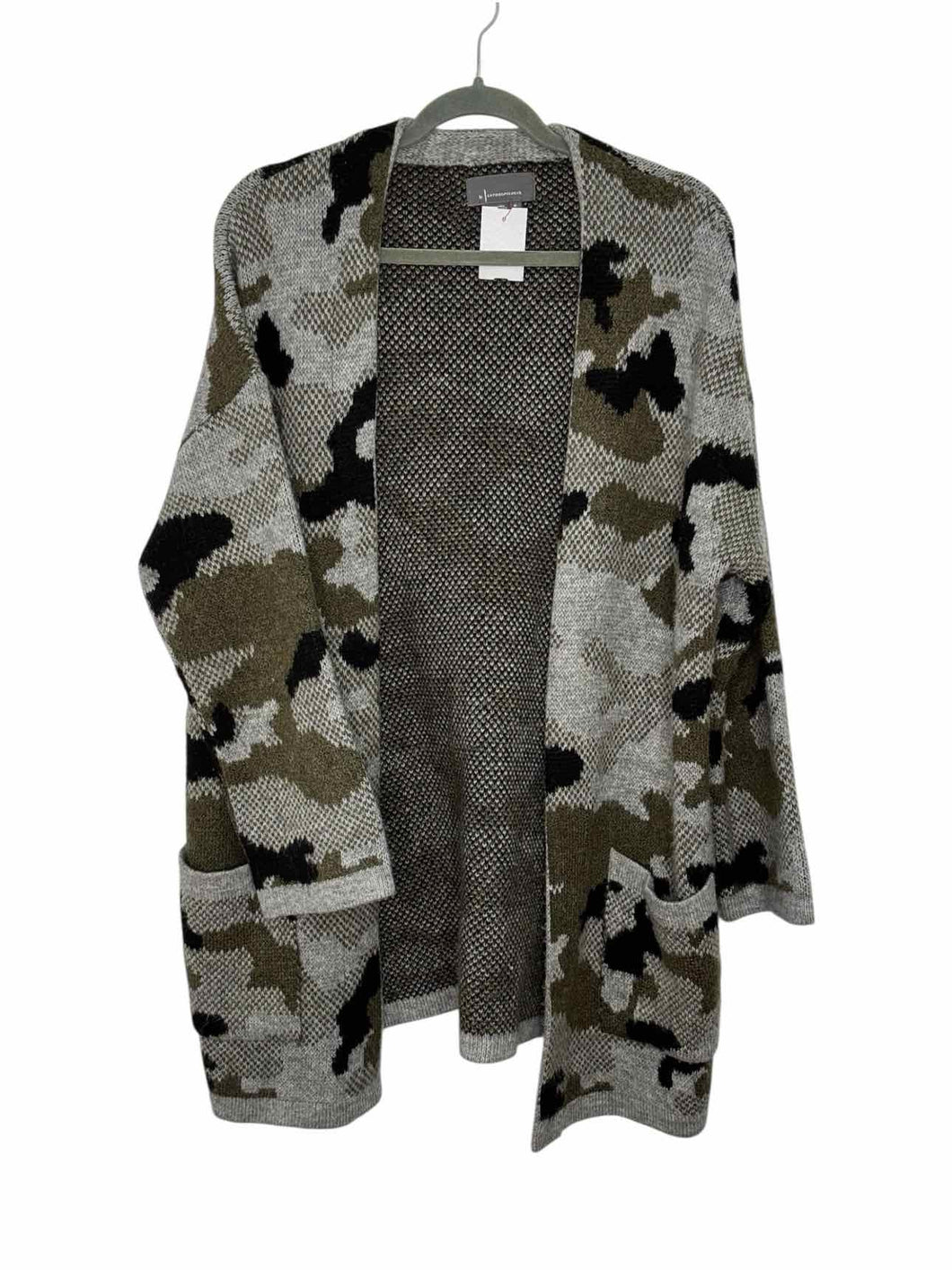 Anthropologie Size Medium Camouflage Pre-Owned Sweater- Ladies