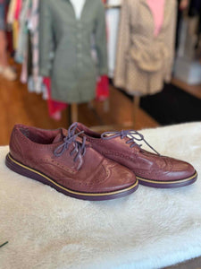 Size 9 Burgundy Loafer Pre-Owned Shoes- Ladies