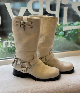 Steve Madden Size 8 White Pre-Owned Boots- Ladies