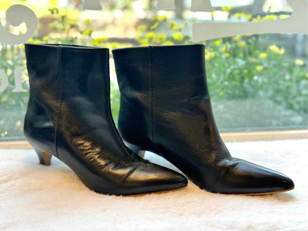 Dolce Vita Size 9 Black Pre-Owned Boots- Ladies