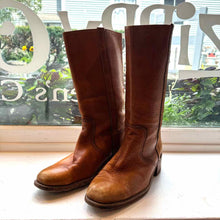 Load image into Gallery viewer, Frye Size 10 Caramel Pre-Owned Boots- Ladies
