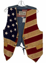 Load image into Gallery viewer, TP Saddle Blanket Size Medium Multi Pre-Owned Vest- Ladies
