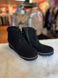 Eileen Fisher Size 8 Black Pre-Owned Boots- Ladies