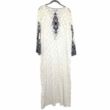 Load image into Gallery viewer, Size 16 White Print Pre-Owned Dress- Ladies
