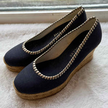 Load image into Gallery viewer, Jack Rogers Size 7 Navy Wedge Pre-Owned Shoes- Ladies
