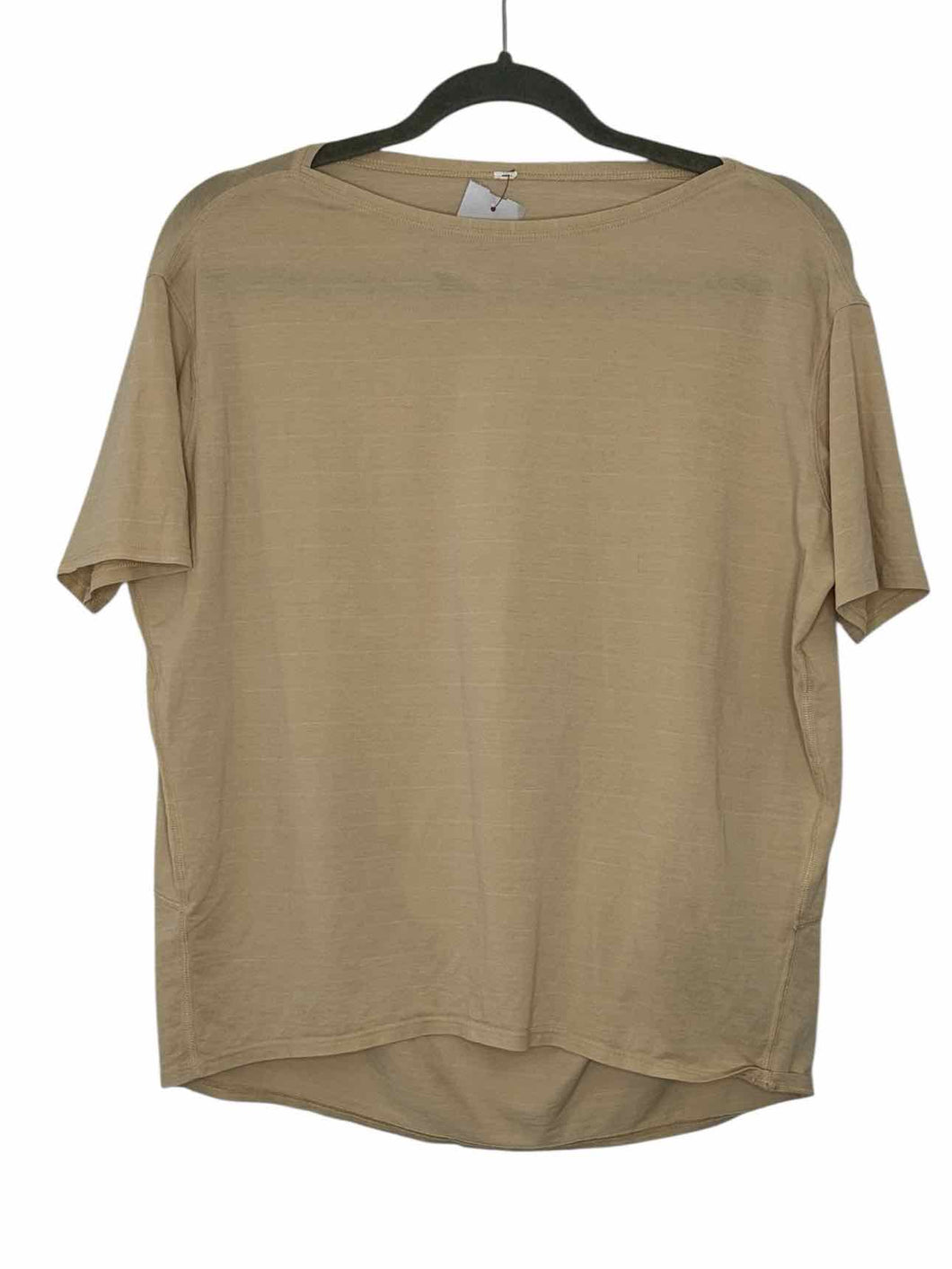 Lululemon Size Medium Beige Pre-Owned T-Shirt- Ladies