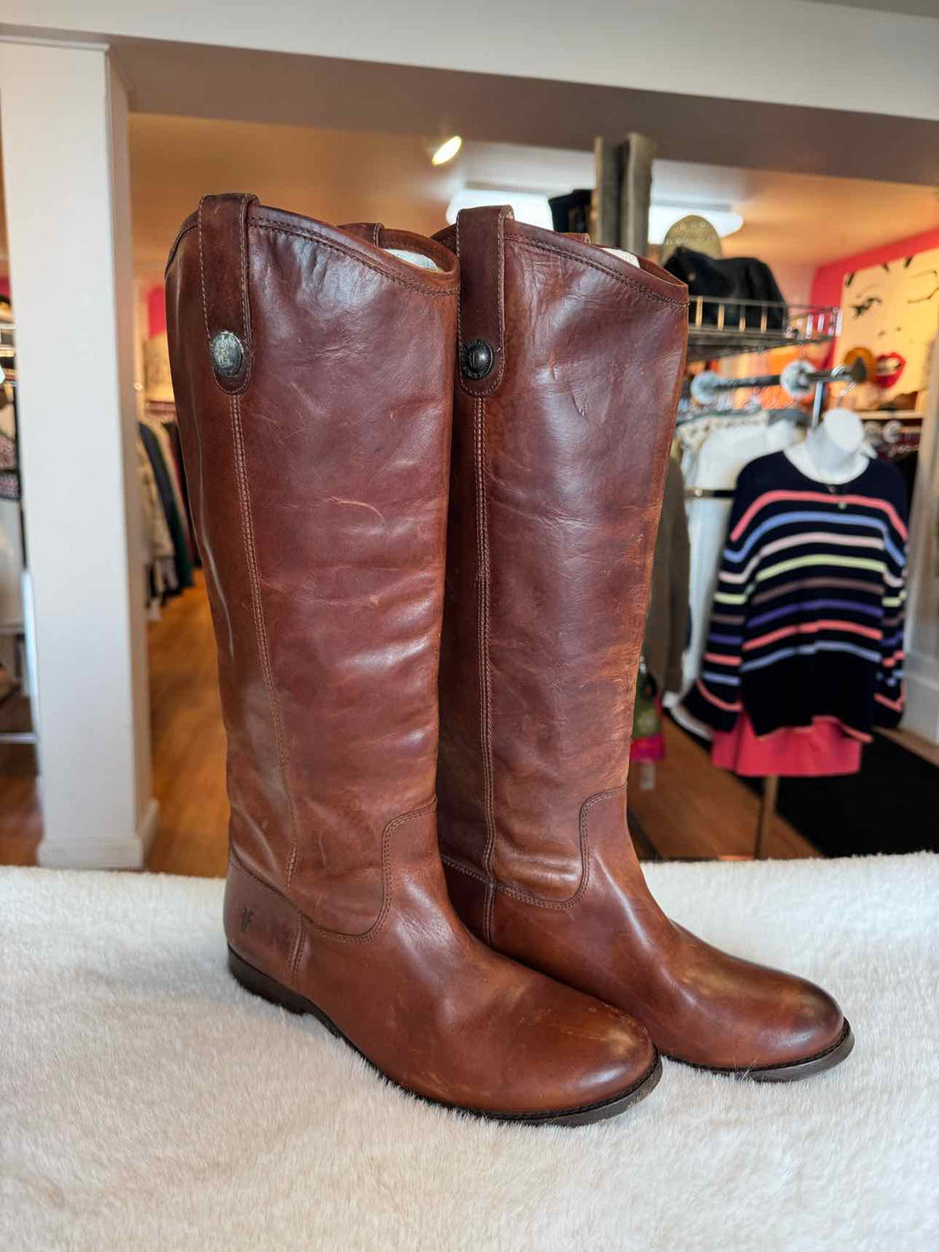 Frye Size 7 Brown Pre-Owned Boots- Ladies
