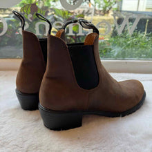 Load image into Gallery viewer, Blundstone Size 8.5 Brown Pre-Owned Boots- Ladies
