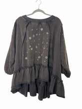 Load image into Gallery viewer, Free People Size XS Black Pre-Owned Sweatshirt- Ladies
